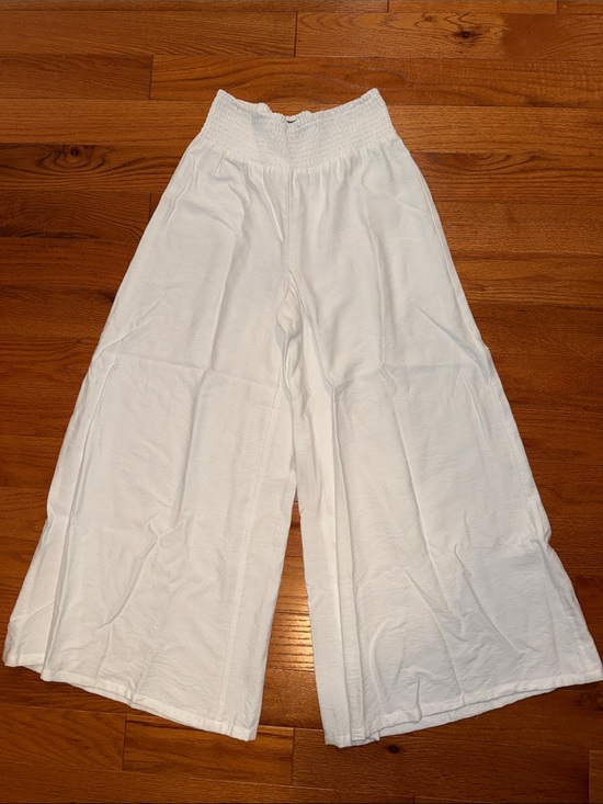 Vince Camuto Pants - Vince Camuto White Smocked Waist Wide-Leg Culotte Pants XS